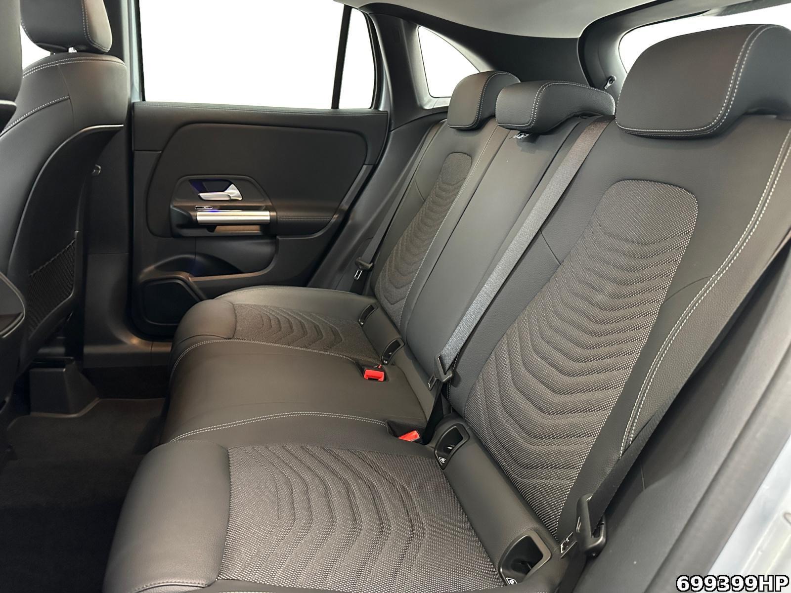 Fahrzeugabbildung Mercedes-Benz GLA 250 e Progressive AHK KEYLESS Ambiente LED