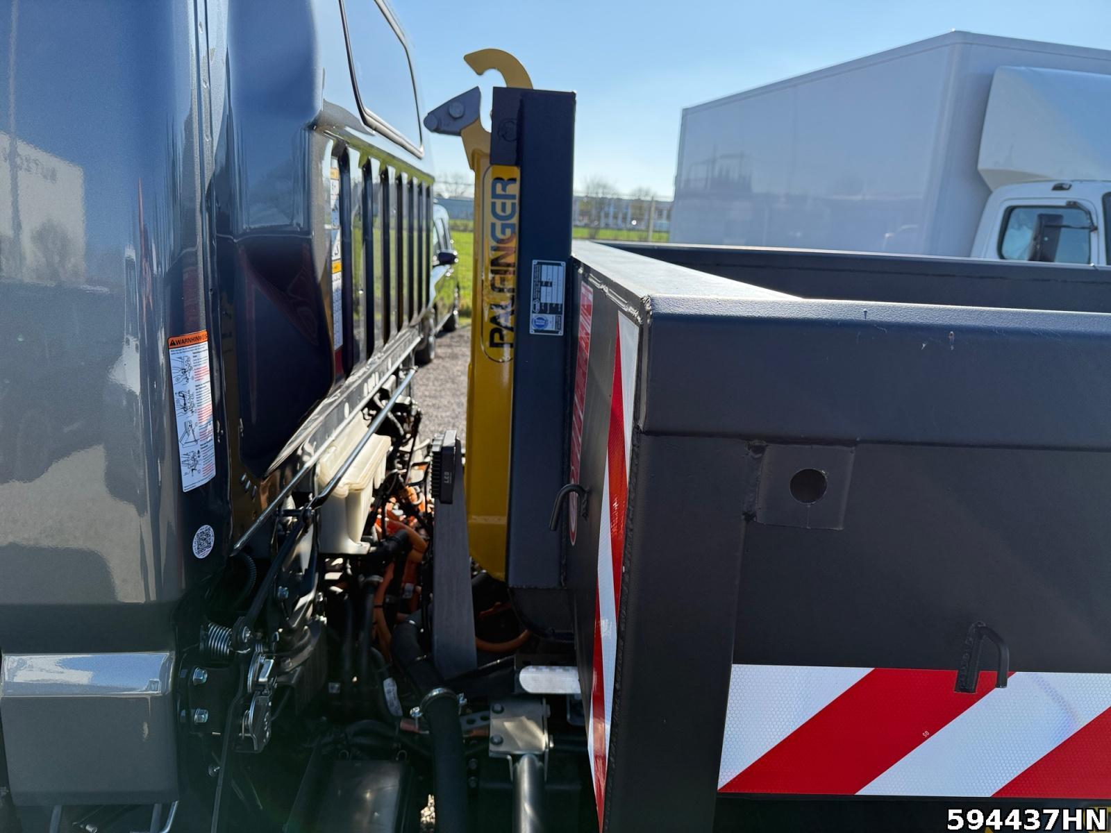 Fahrzeugabbildung FUSO Canter 9C18e M-Batt. Abrollkipper Vfhrzg.
