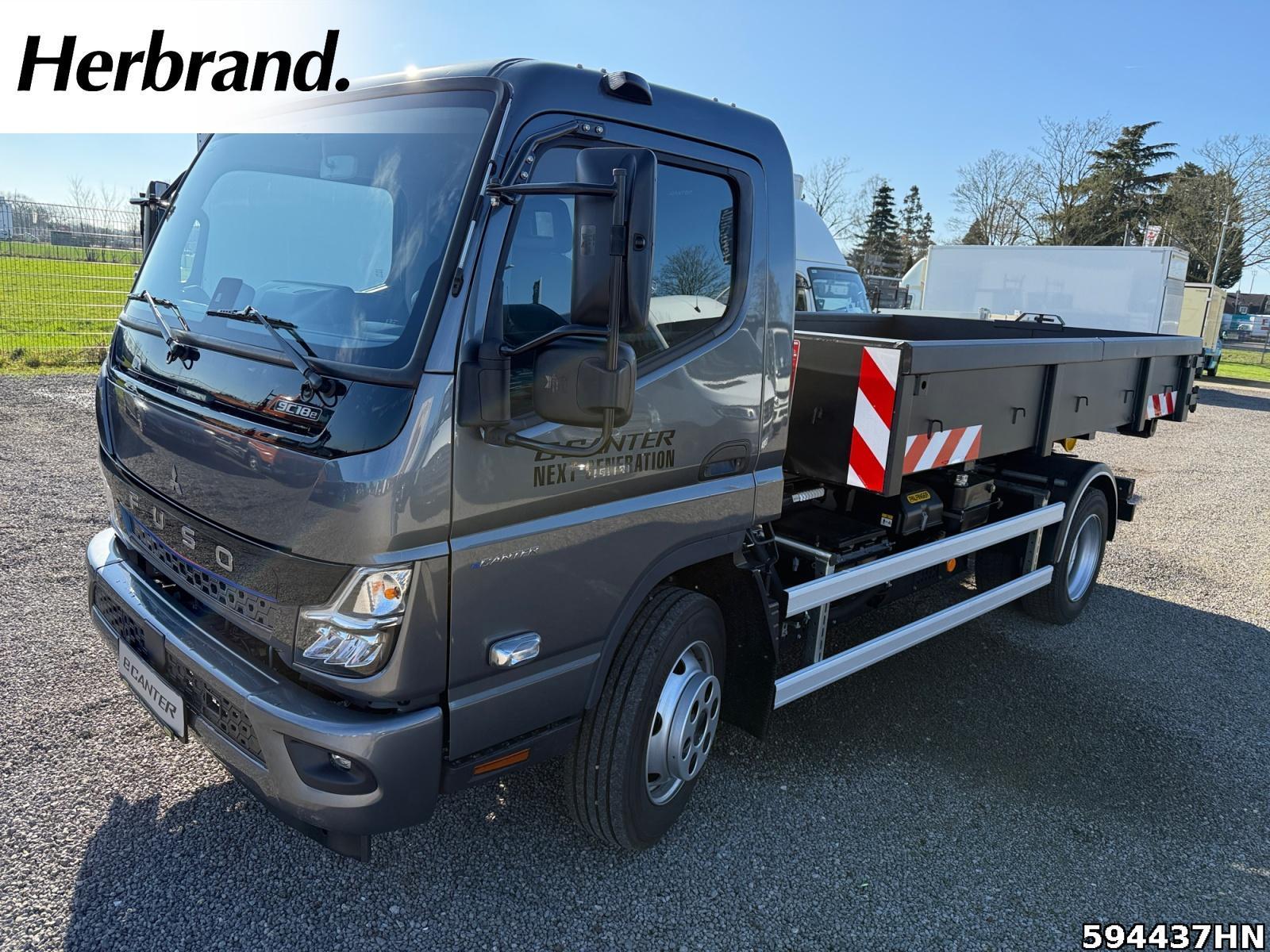 Fahrzeugabbildung FUSO Canter 9C18e M-Batt. Abrollkipper Vfhrzg.