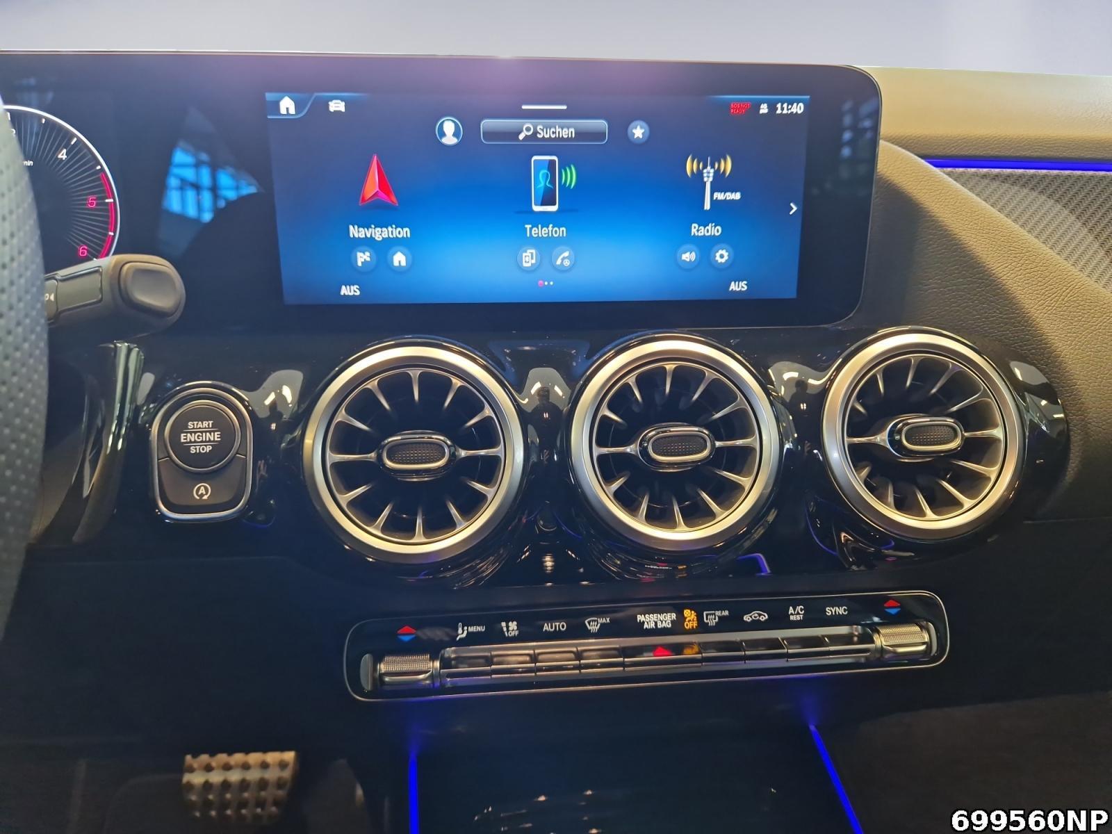 Fahrzeugabbildung Mercedes-Benz GLA 200 d AMG Line LED Kamera Keyless 19