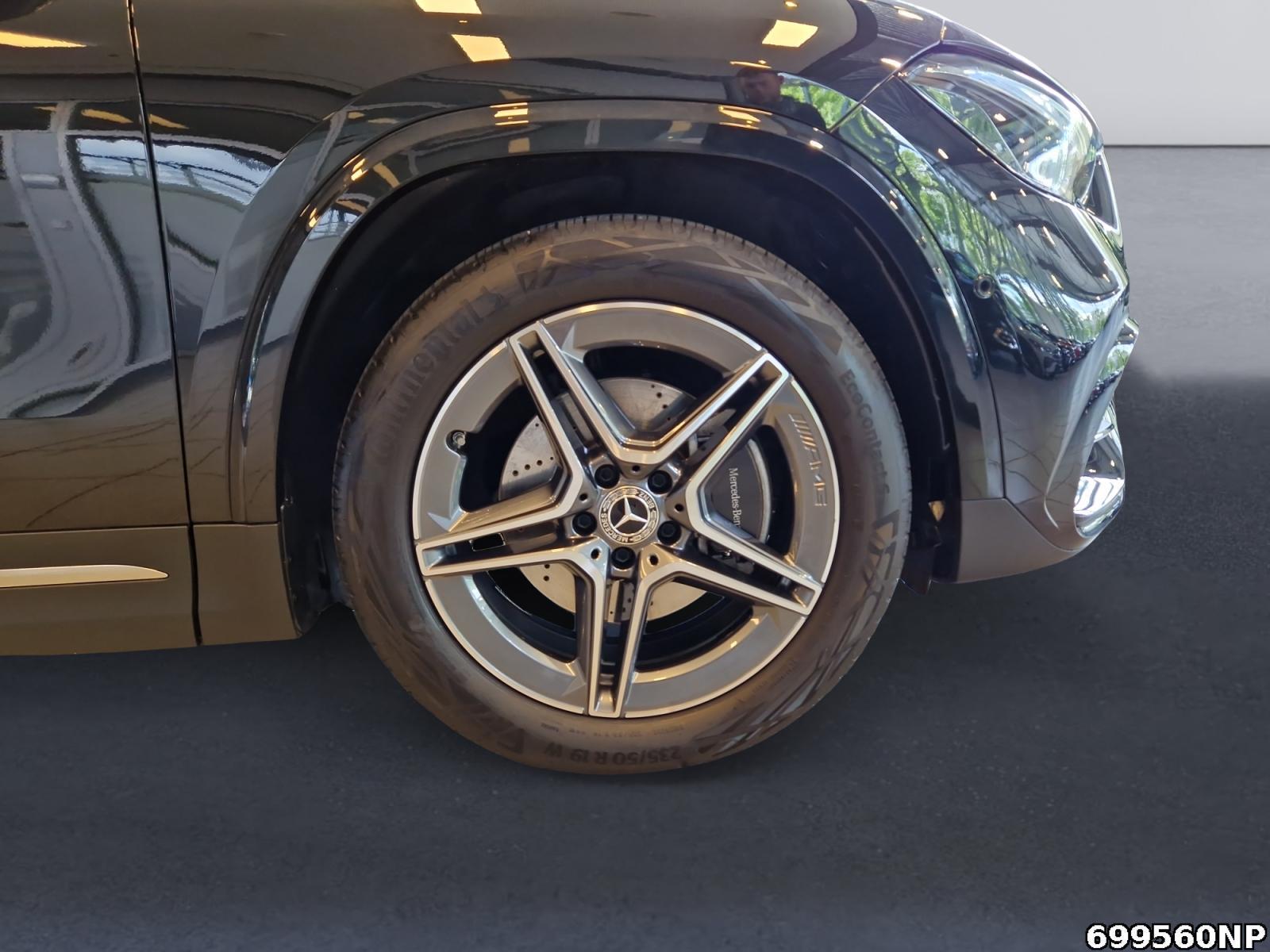 Fahrzeugabbildung Mercedes-Benz GLA 200 d AMG Line LED Kamera Keyless 19