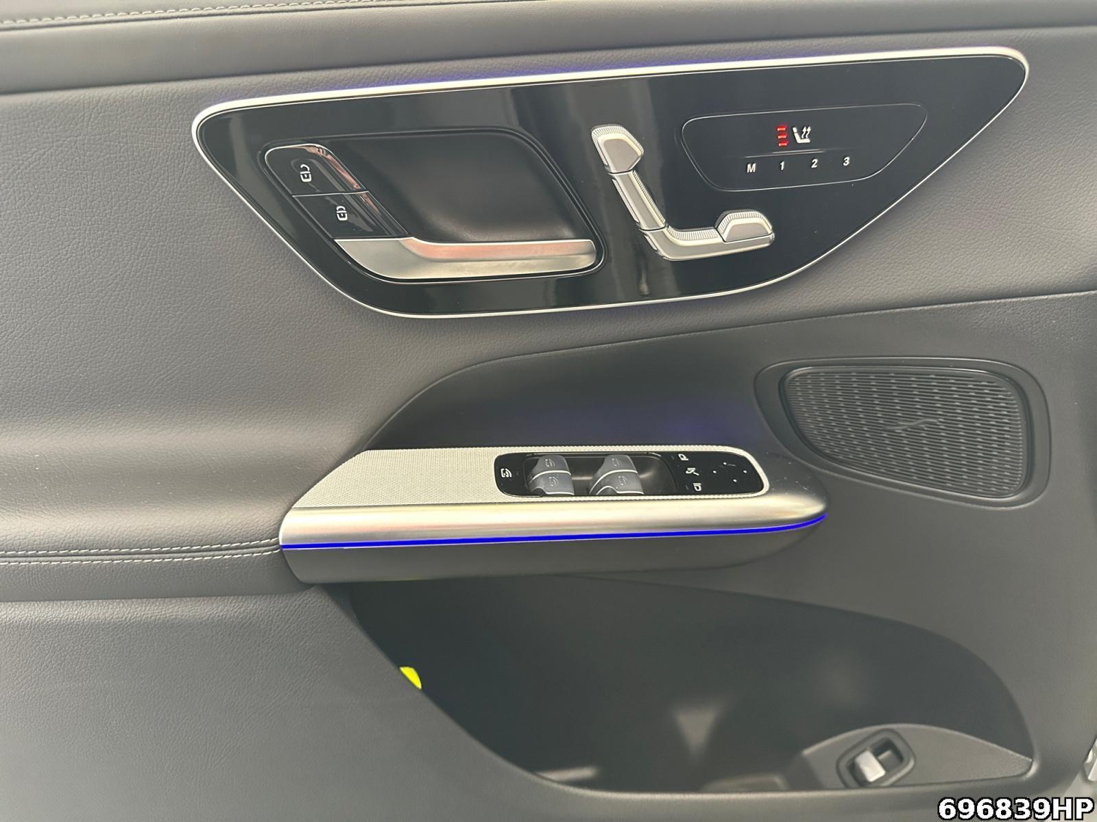 Fahrzeugabbildung Mercedes-Benz GLC 220 d 4M AMG Night AHK Memory Kamera 20