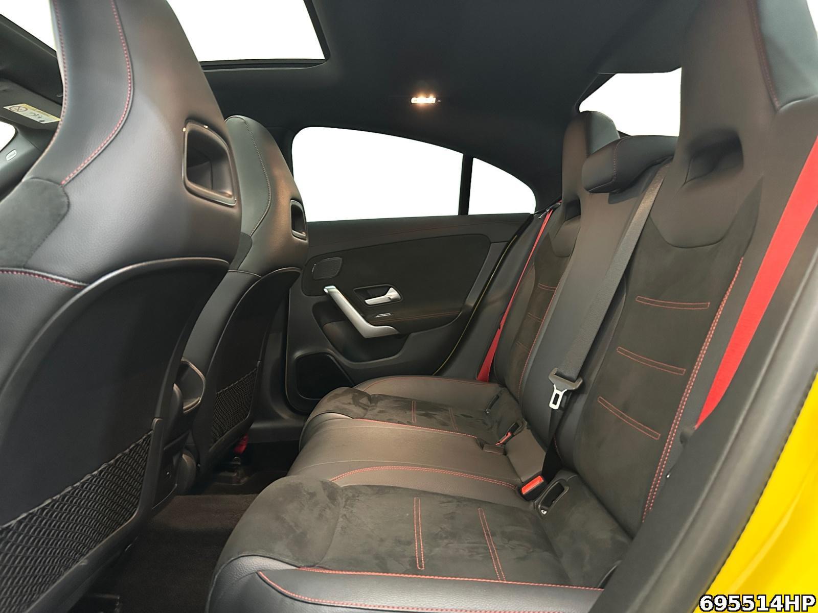 Fahrzeugabbildung Mercedes-Benz CLA 35 AMG 4M Coupé Night Pano Sound Kamera LED
