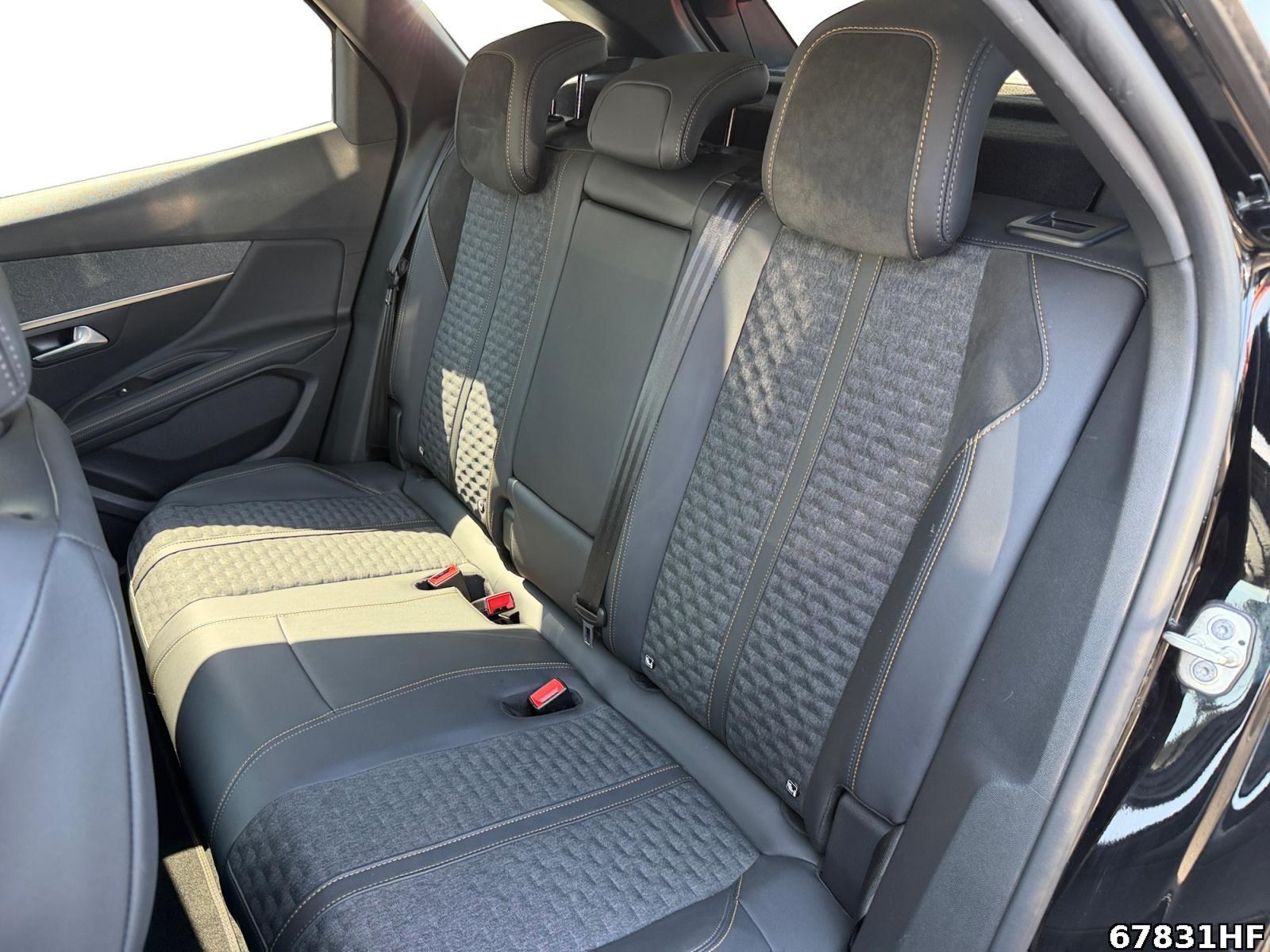 Fahrzeugabbildung Peugeot 3008 1.6 Hybrid 225 (Plug-In), Road Trip