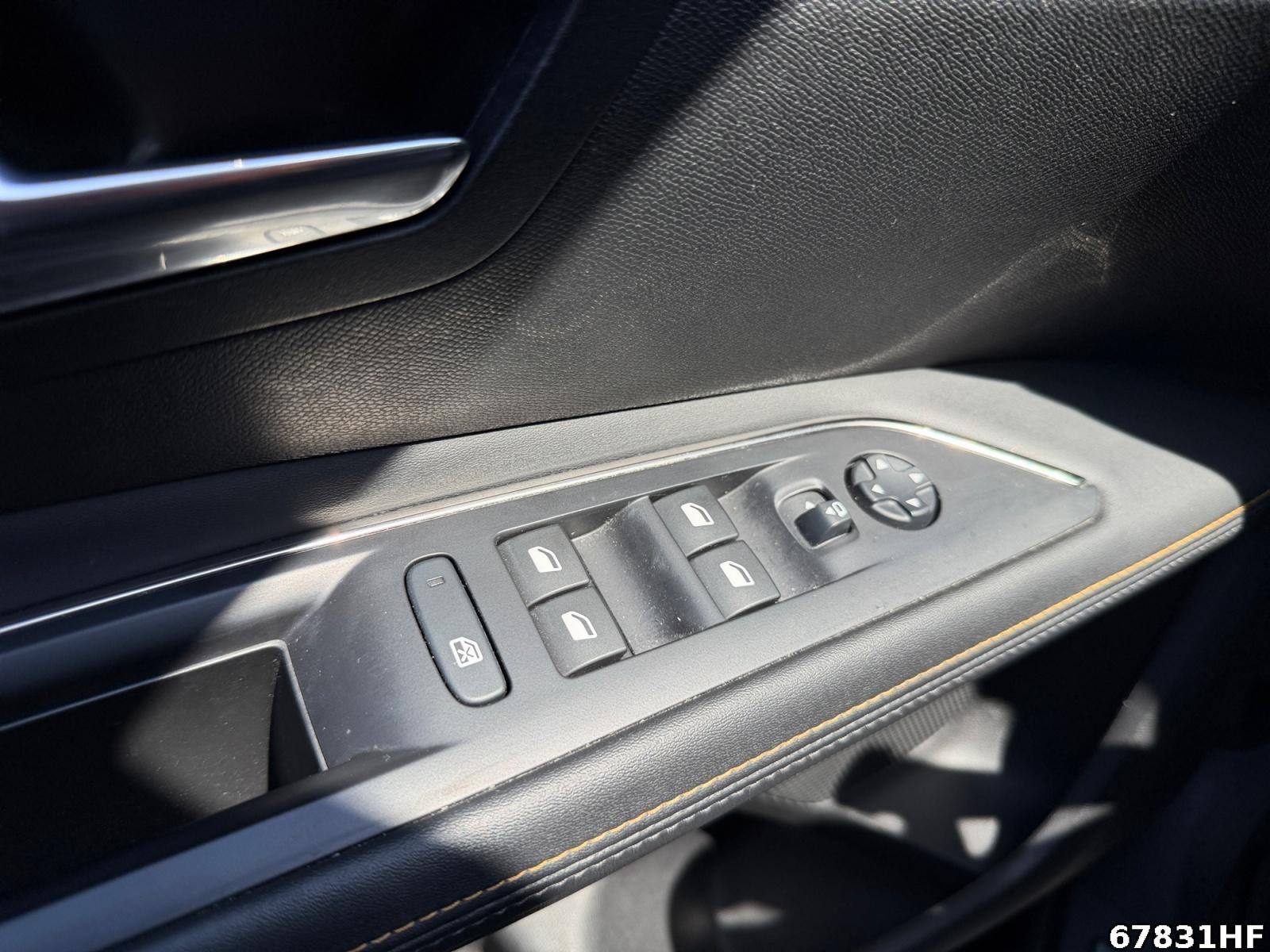 Fahrzeugabbildung Peugeot 3008 1.6 Hybrid 225 (Plug-In), Road Trip
