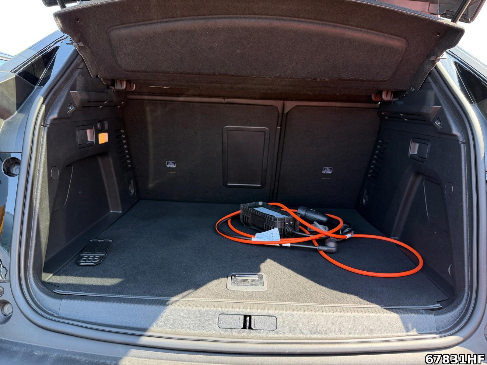Fahrzeugabbildung Peugeot 3008 1.6 Hybrid 225 (Plug-In), Road Trip