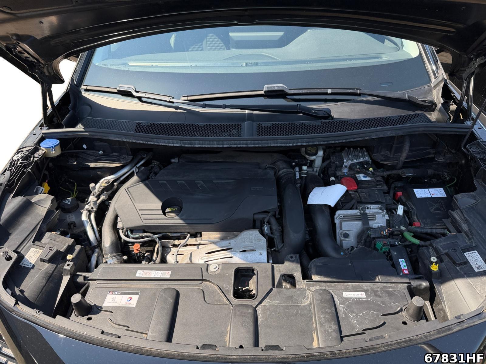 Fahrzeugabbildung Peugeot 3008 1.6 Hybrid 225 (Plug-In), Road Trip