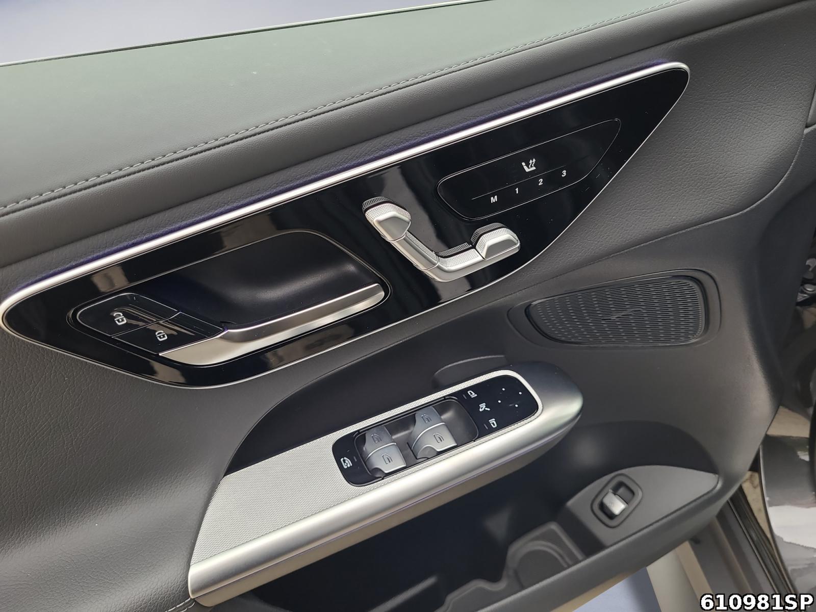 Fahrzeugabbildung Mercedes-Benz GLC 300 4M AMG Coupé Pano AHK Memory Kamera LED