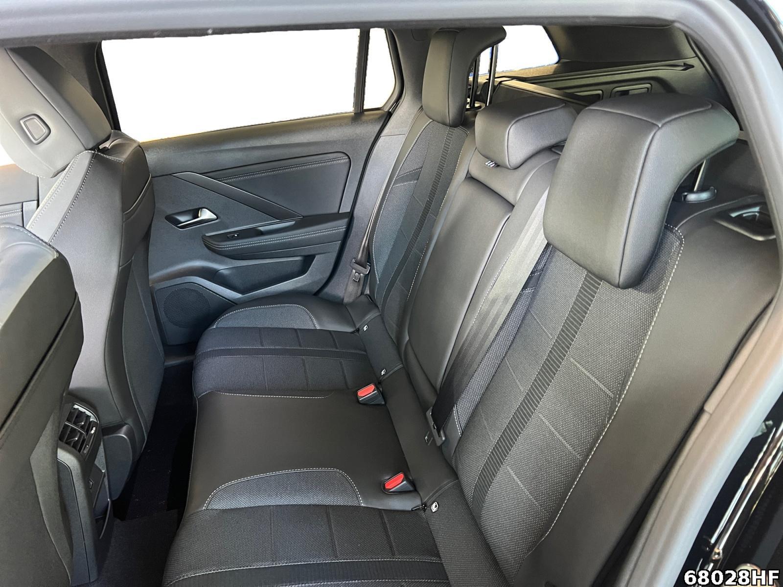Fahrzeugabbildung Opel Astra Sports Tourer, Ultimate