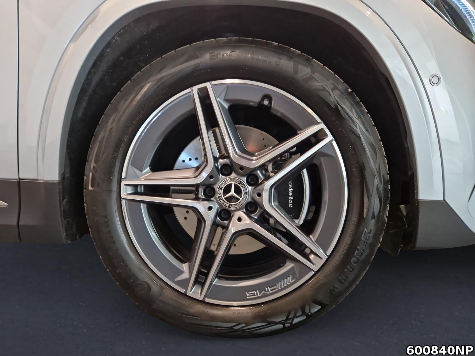 Fahrzeugabbildung Mercedes-Benz GLA 180 AMG LED KEYLESS Kamera Widescreen MBUX