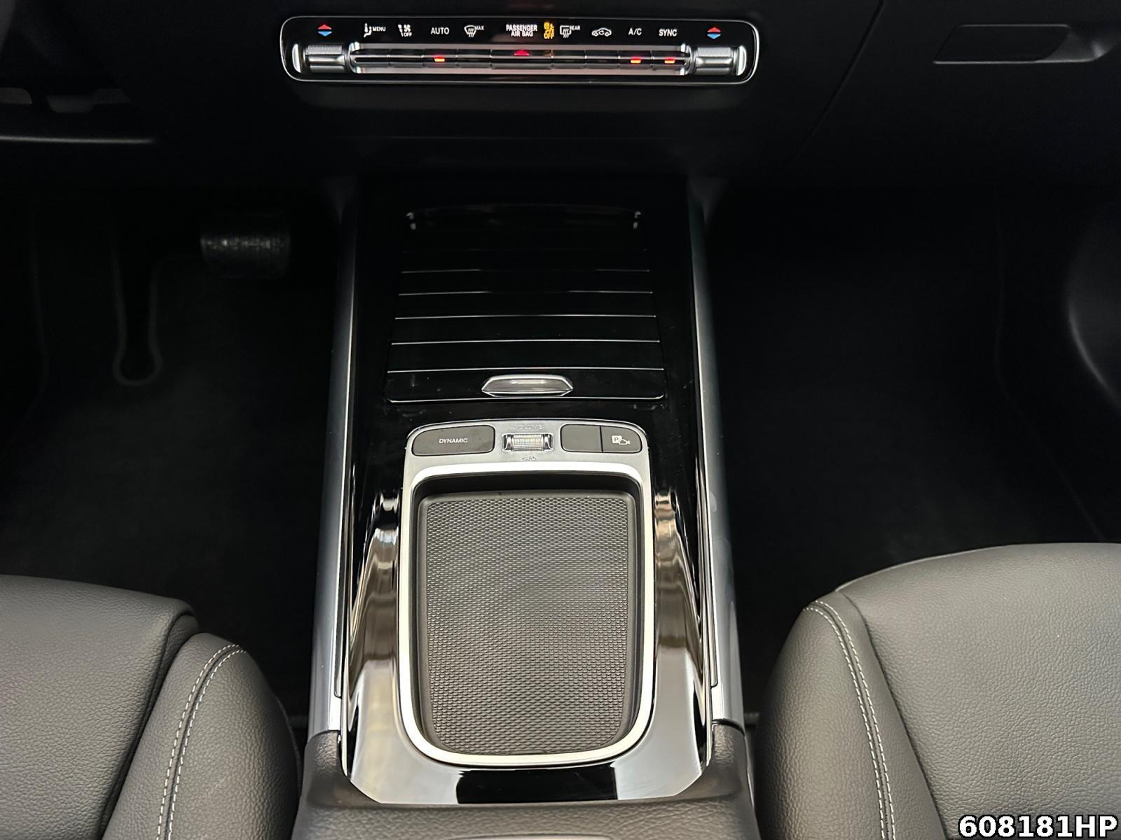 Fahrzeugabbildung Mercedes-Benz GLA 200 Progressive DISTRONIC AHK Night Easypac