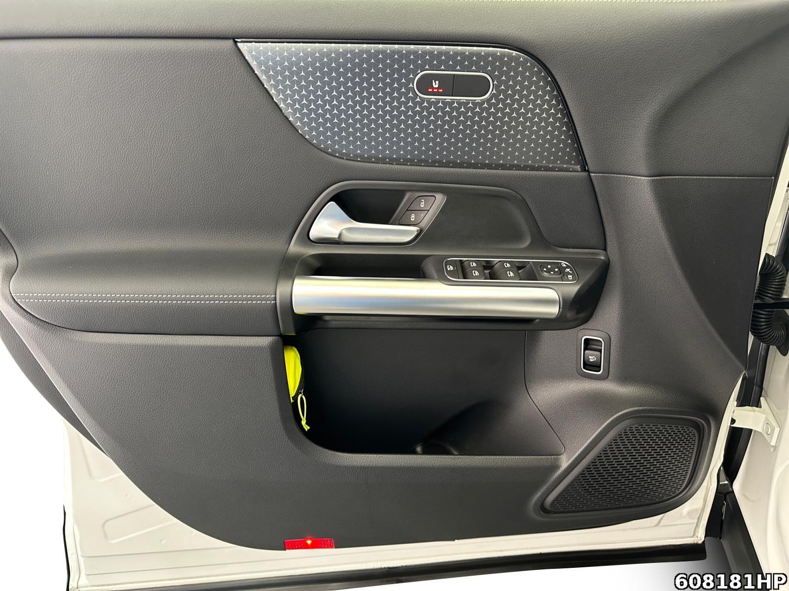 Fahrzeugabbildung Mercedes-Benz GLA 200 Progressive DISTRONIC AHK Night Easypac