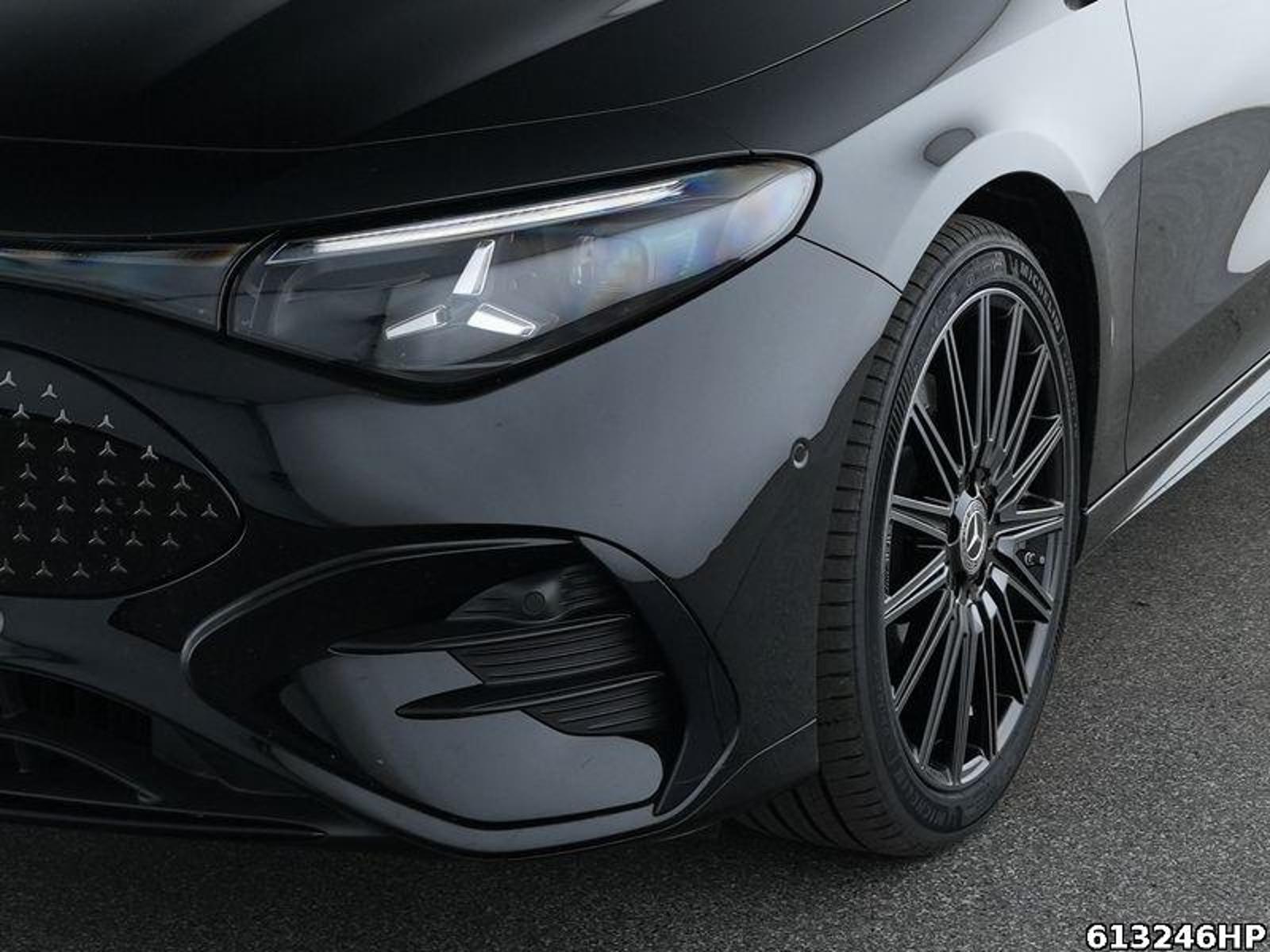 Fahrzeugabbildung Mercedes-Benz CLA 200 AMG Pano Distronic Superscreen LED