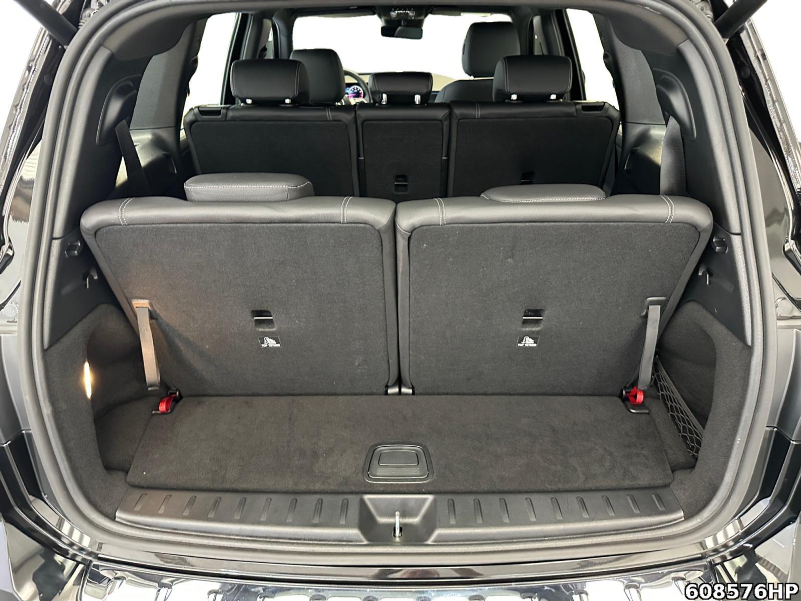 Fahrzeugabbildung Mercedes-Benz GLB 200 Progressive 7 Sitzer Distronic Ambiente