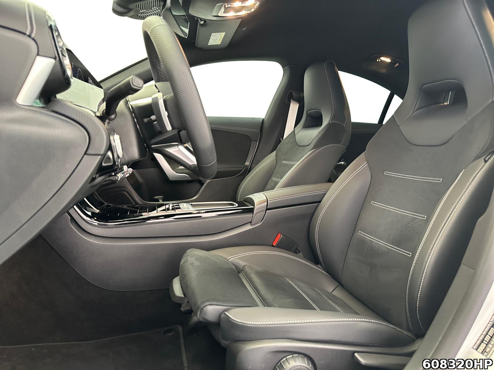 Fahrzeugabbildung Mercedes-Benz CLA 200 AMG DISTRONIC Night-Paket Rückfahrkam