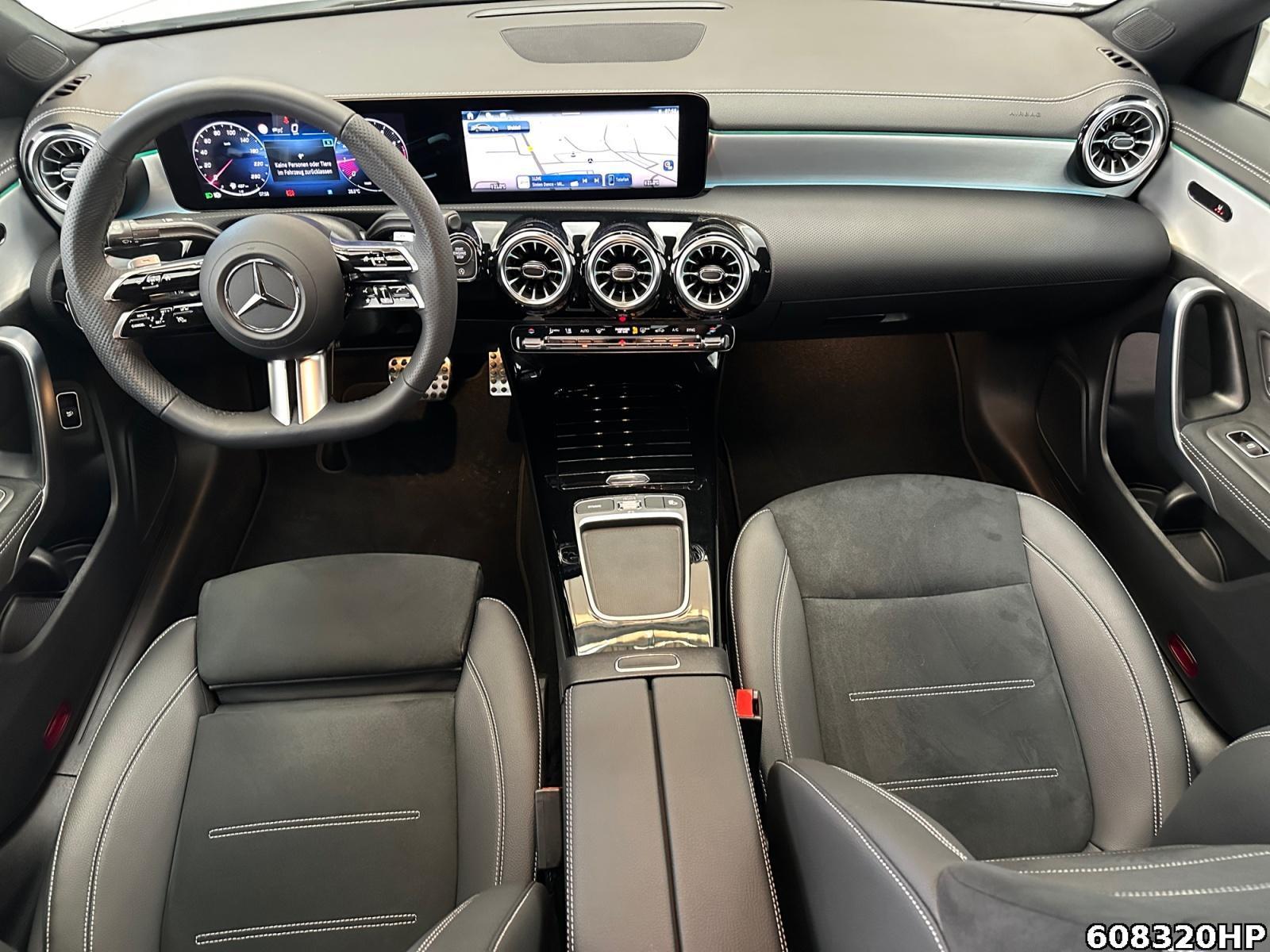 Fahrzeugabbildung Mercedes-Benz CLA 200 AMG DISTRONIC Night-Paket Rückfahrkam