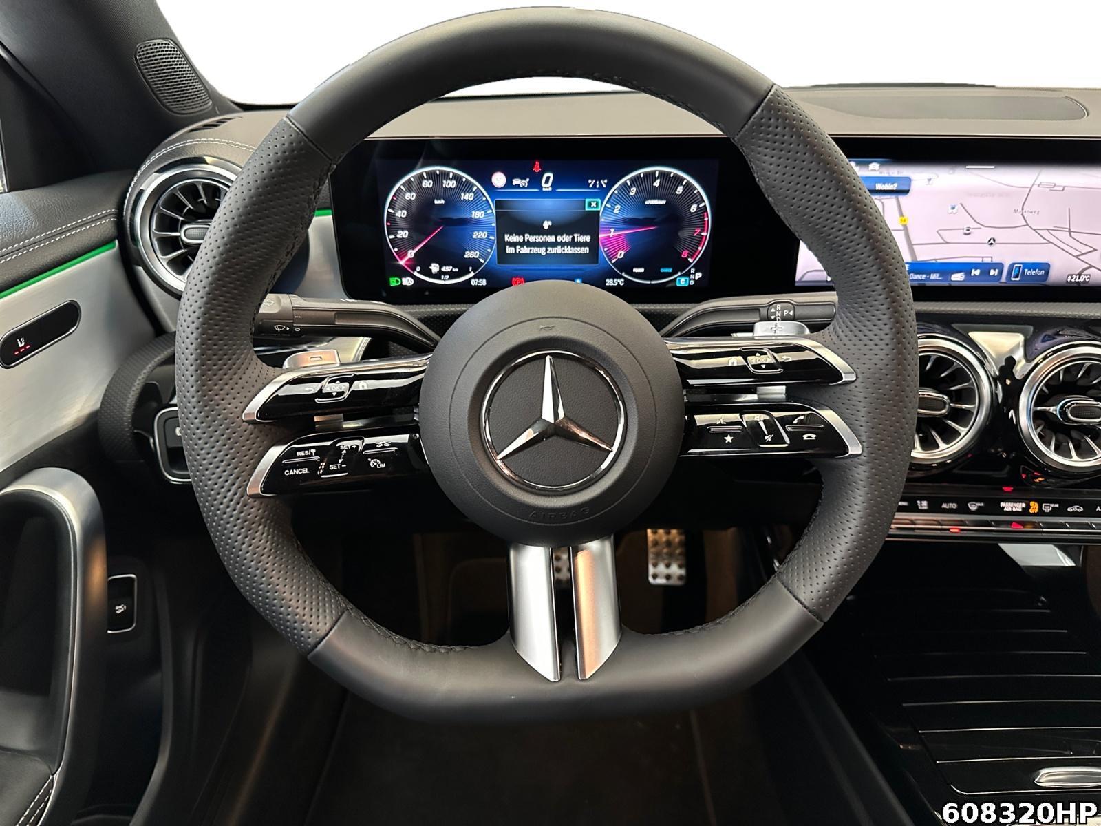 Fahrzeugabbildung Mercedes-Benz CLA 200 AMG DISTRONIC Night-Paket Rückfahrkam