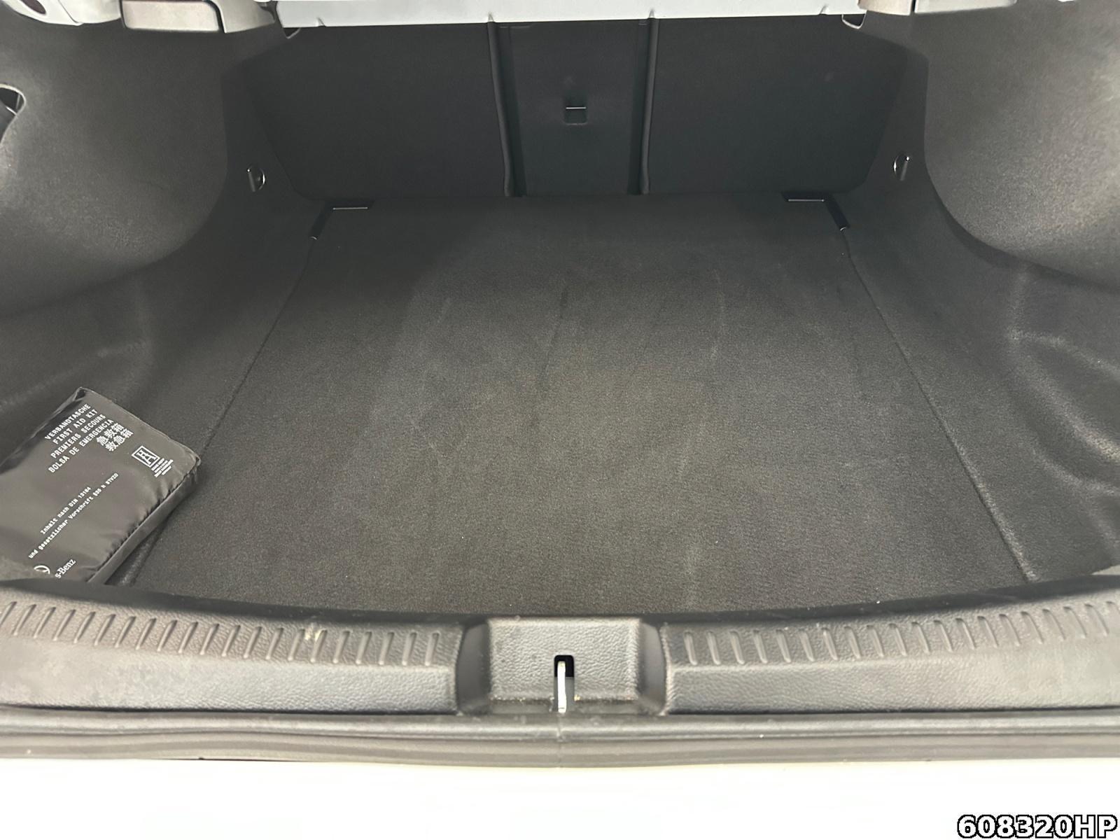Fahrzeugabbildung Mercedes-Benz CLA 200 AMG DISTRONIC Night-Paket Rückfahrkam