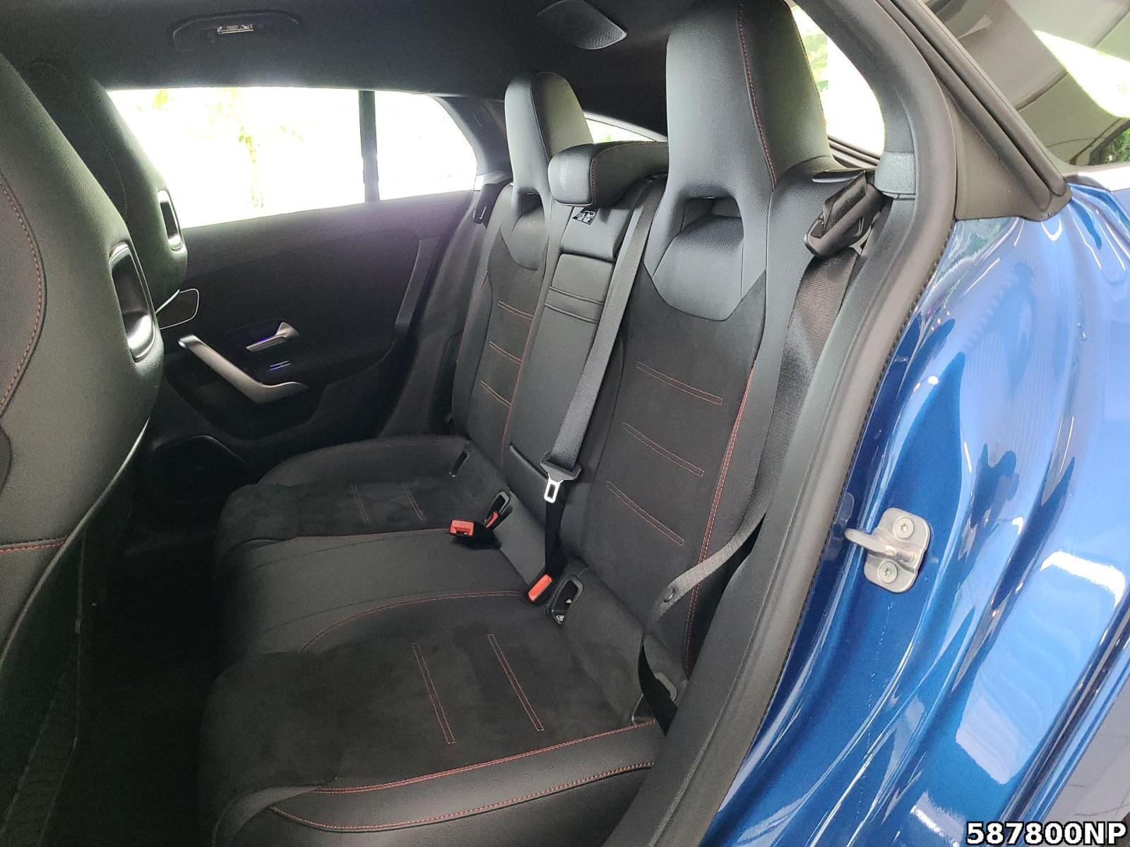 Fahrzeugabbildung Mercedes-Benz CLA 200 Shooting Brake AMG KAMERA 19