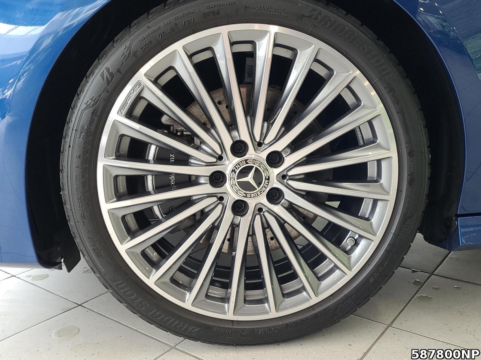 Fahrzeugabbildung Mercedes-Benz CLA 200 Shooting Brake AMG KAMERA 19