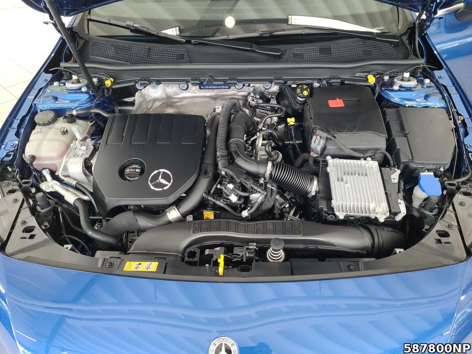 Fahrzeugabbildung Mercedes-Benz CLA 200 Shooting Brake AMG KAMERA 19