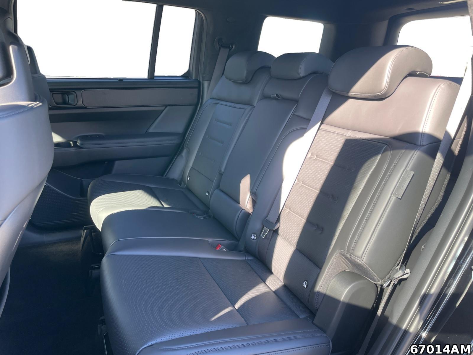 Fahrzeugabbildung Hyundai Santa Fe HEV Blackline