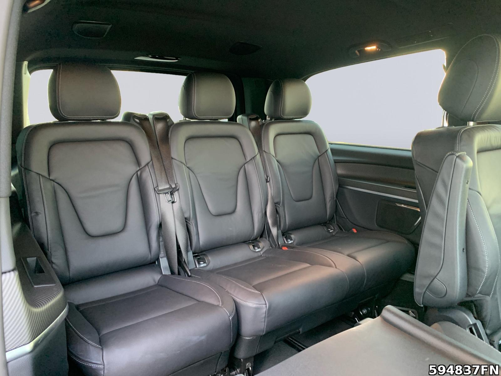 Fahrzeugabbildung Mercedes-Benz V 300 AVG/L 4MATIC AMG AIRMATIC*STANDHZ*DISTRONI