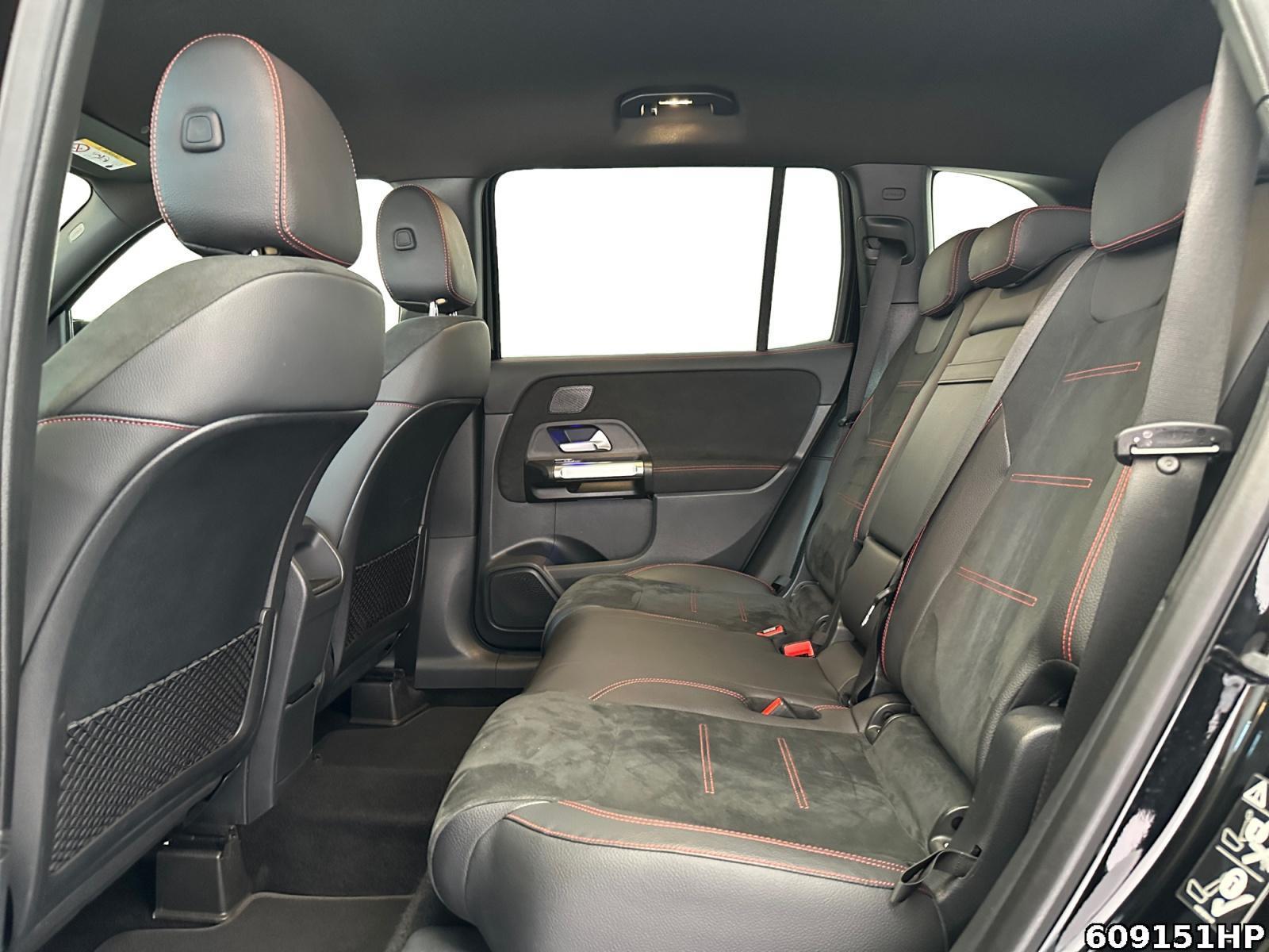 Fahrzeugabbildung Mercedes-Benz GLB 200 AMG Mutlibeam Distronic AHK Soundsystem