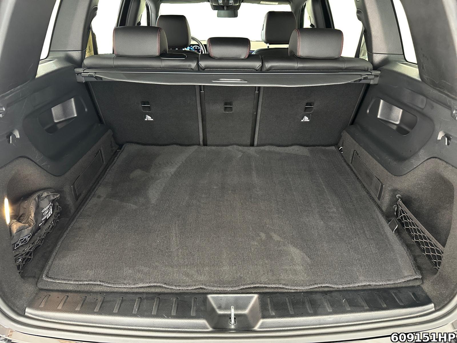 Fahrzeugabbildung Mercedes-Benz GLB 200 AMG Mutlibeam Distronic AHK Soundsystem