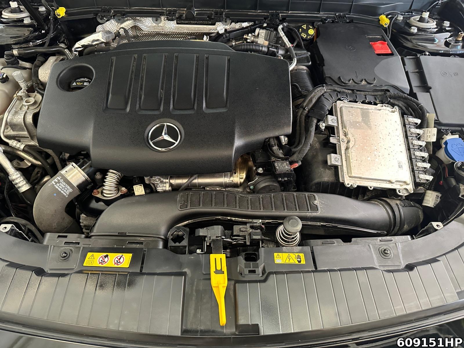 Fahrzeugabbildung Mercedes-Benz GLB 200 AMG Mutlibeam Distronic AHK Soundsystem