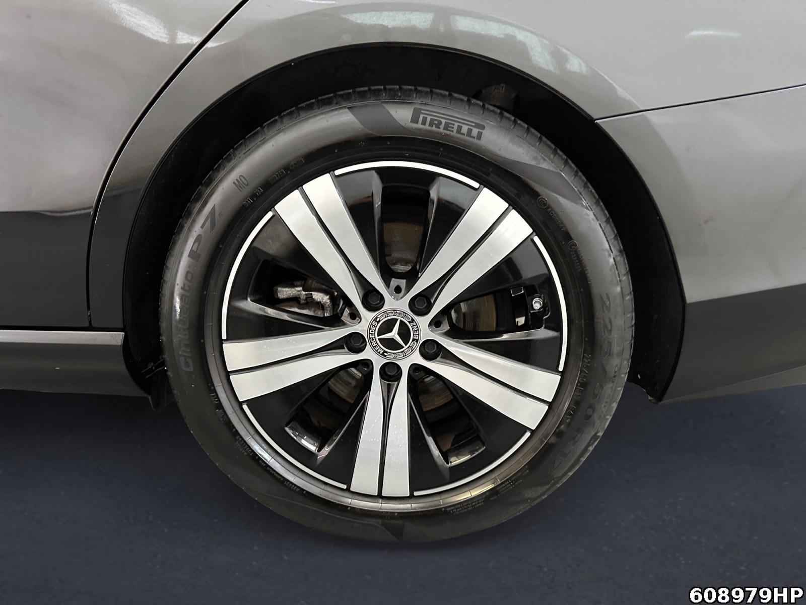 Fahrzeugabbildung Mercedes-Benz C 200 d T Avantgarde DISTRONIC Panoramadach AHK