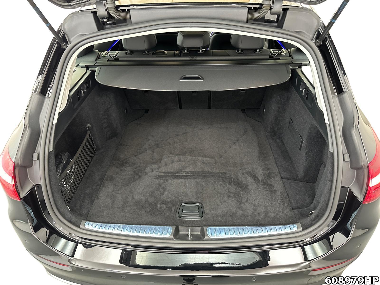 Fahrzeugabbildung Mercedes-Benz C 200 d T Avantgarde DISTRONIC Panoramadach AHK