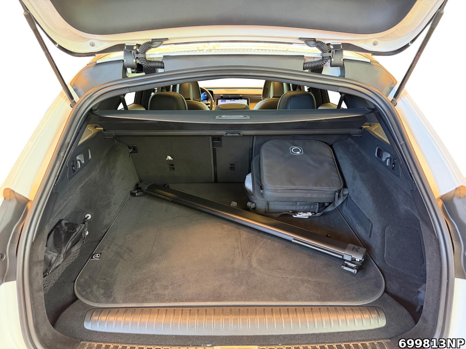 Fahrzeugabbildung Mercedes-Benz E 300 e T AMG Pano AHK DISTRONIC KEYLESS Kamera