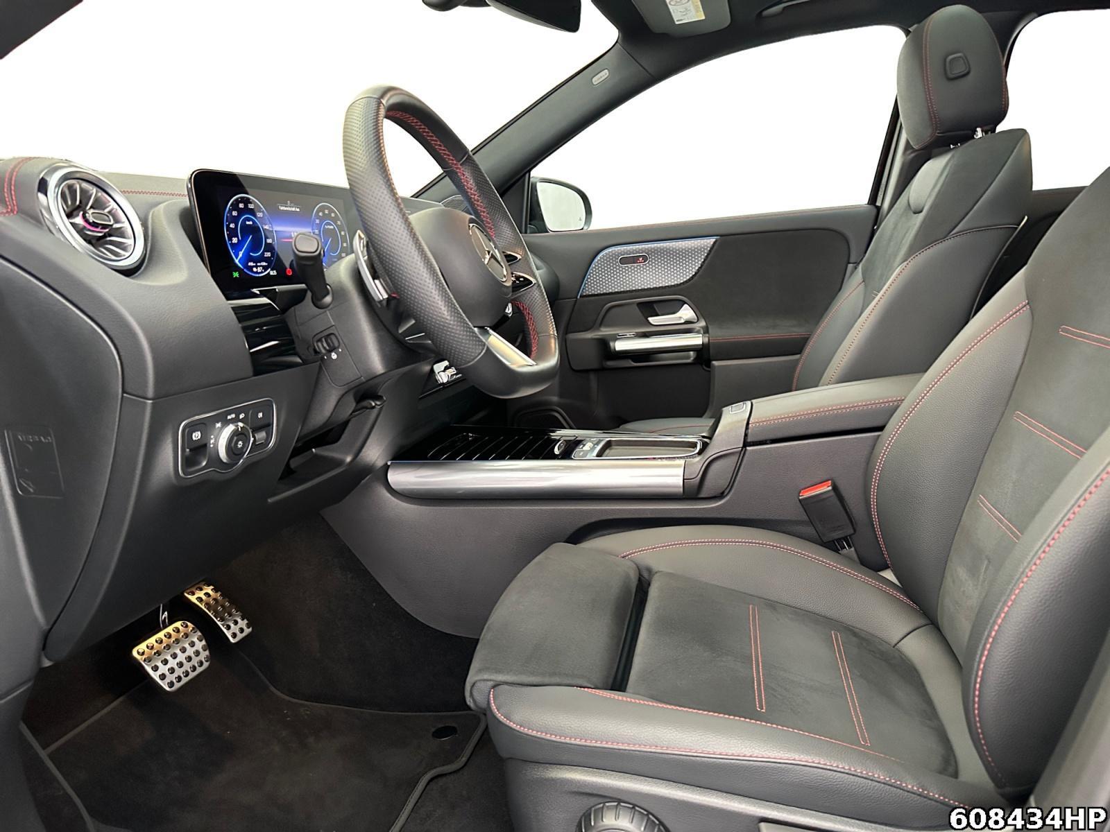 Fahrzeugabbildung Mercedes-Benz EQA 4M AMG Pano AHK Night Kamera Carplay LED