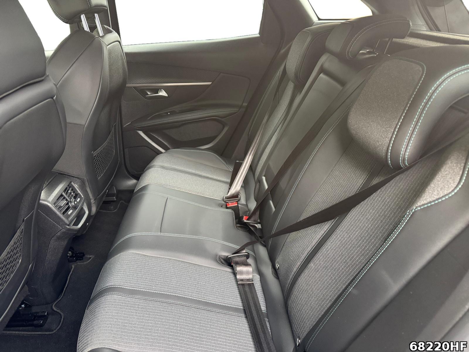 Fahrzeugabbildung Peugeot 3008 1.6 Hybrid 225 (Plug-In), Allure