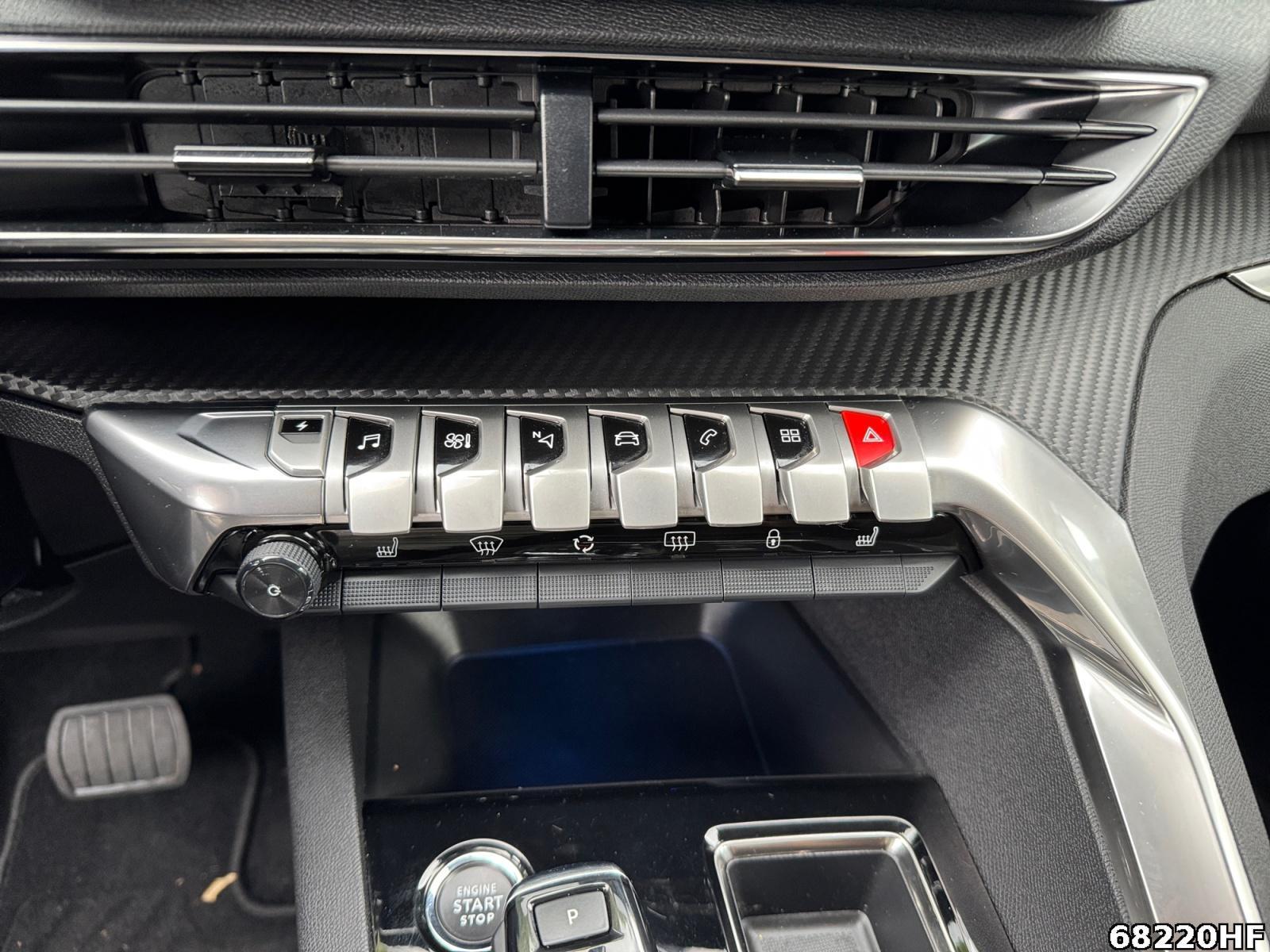 Fahrzeugabbildung Peugeot 3008 1.6 Hybrid 225 (Plug-In), Allure