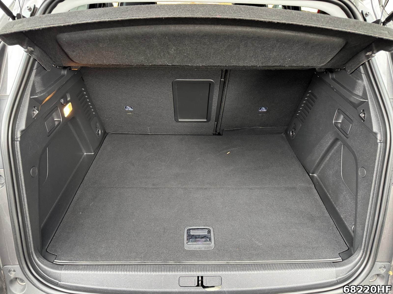 Fahrzeugabbildung Peugeot 3008 1.6 Hybrid 225 (Plug-In), Allure