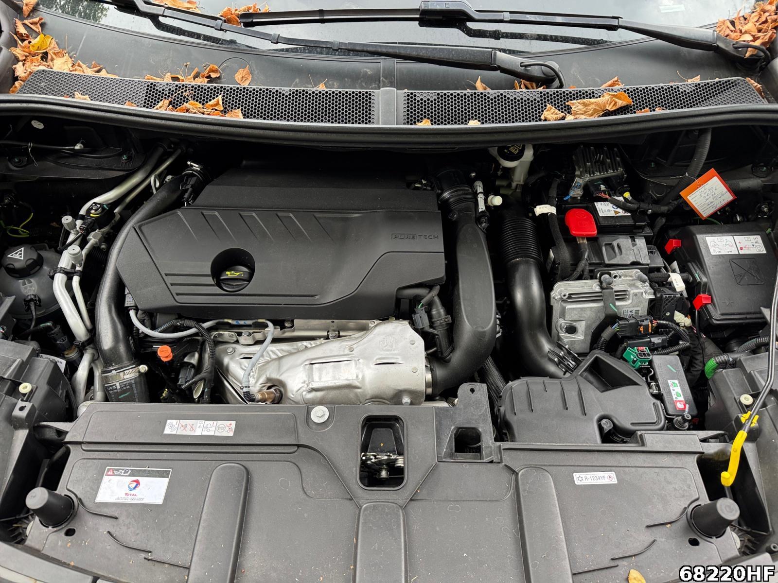 Fahrzeugabbildung Peugeot 3008 1.6 Hybrid 225 (Plug-In), Allure