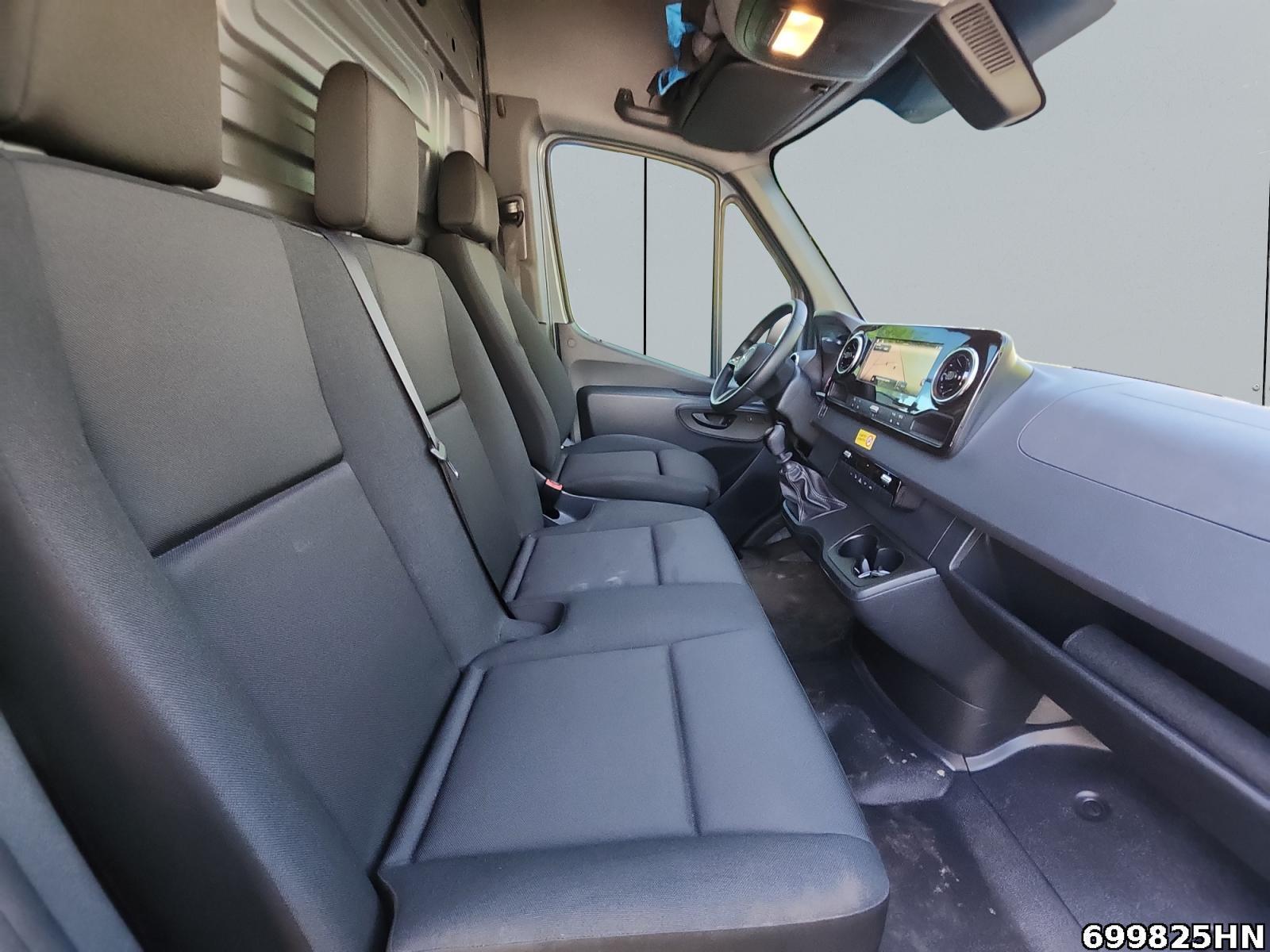 Fahrzeugabbildung Mercedes-Benz Sprinter 317 CDI Kasten PRO*L2H2*3500AHK*Kamera