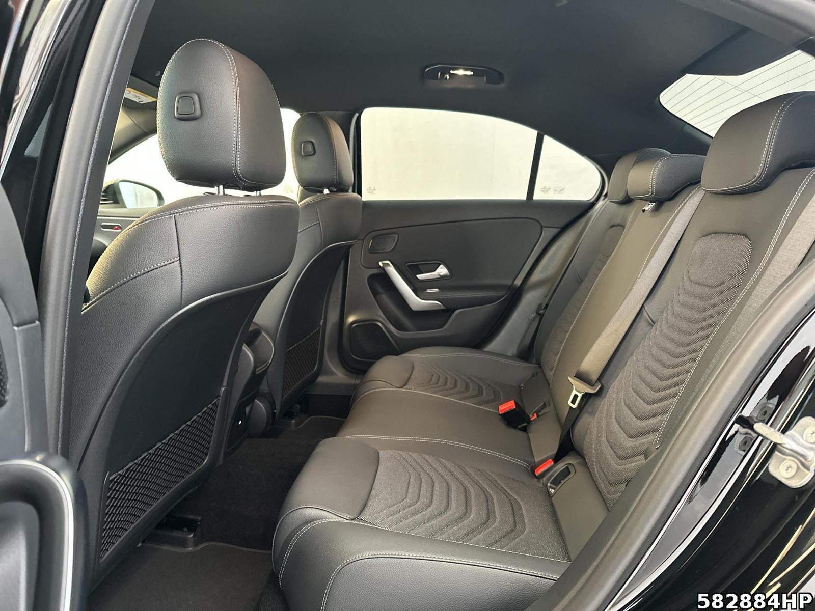 Fahrzeugabbildung Mercedes-Benz A 180 Limousine +PROGRSSIVE-LINE-ADVANCED+LED+
