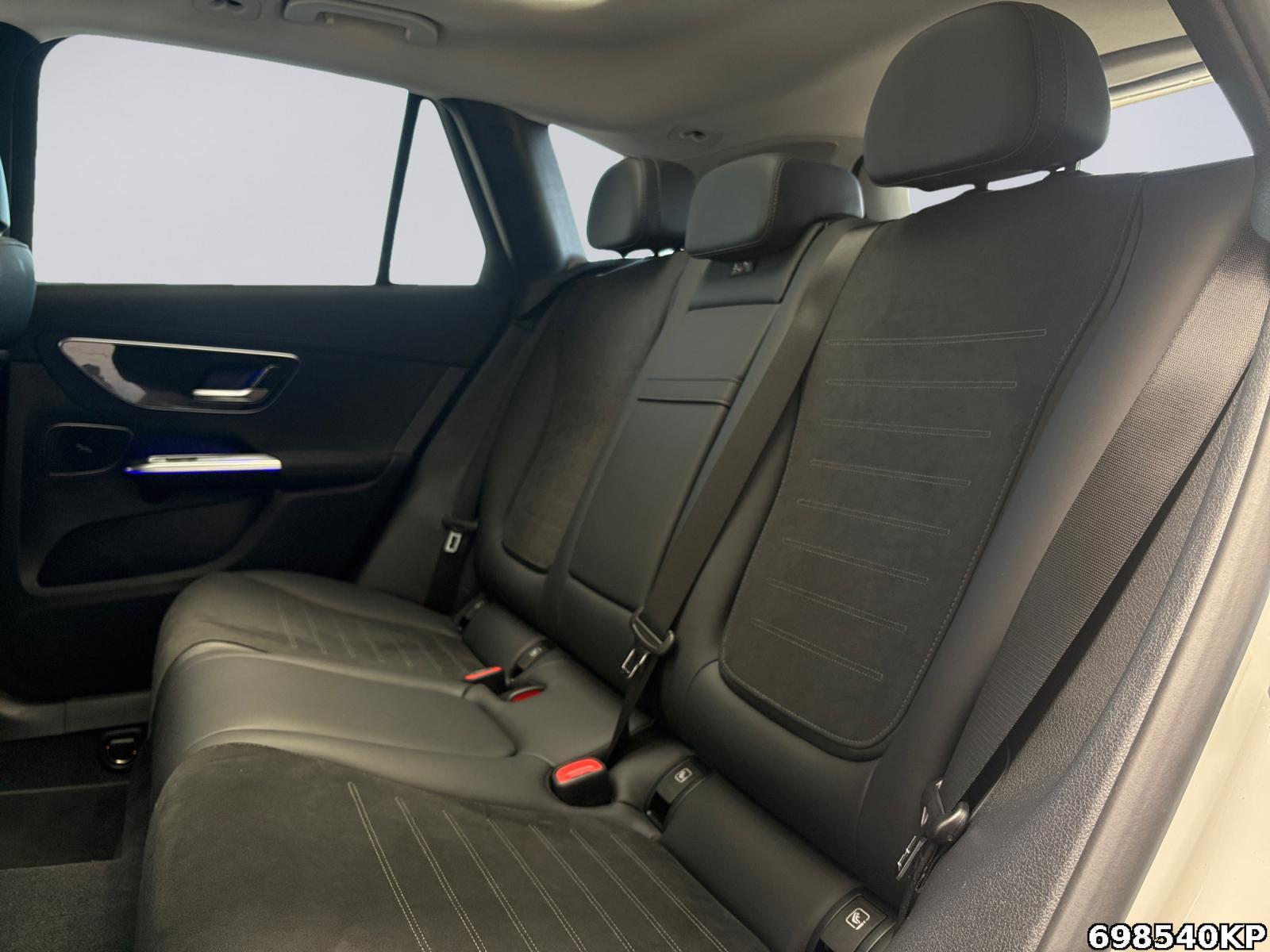 Fahrzeugabbildung Mercedes-Benz GLC 300 d 4M AMG AHK Pano DIGITAL LIGHT Memory.