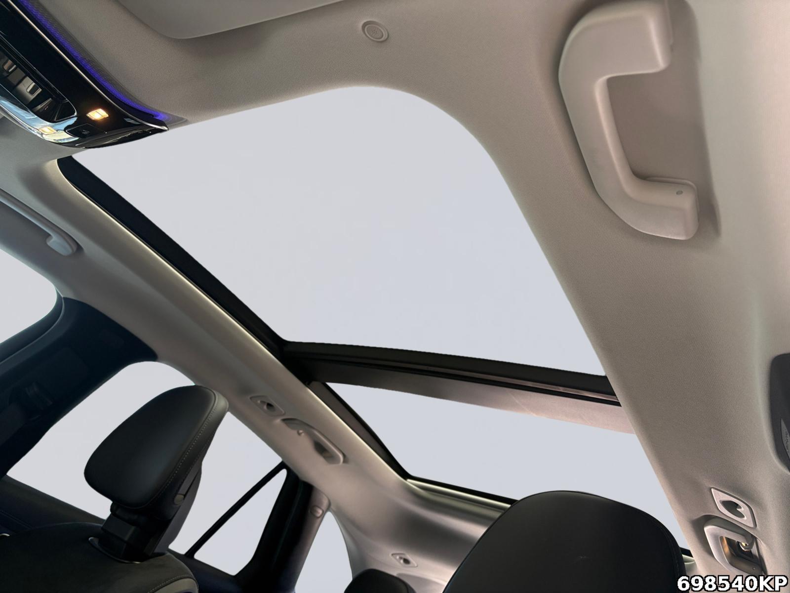 Fahrzeugabbildung Mercedes-Benz GLC 300 d 4M AMG AHK Pano DIGITAL LIGHT Memory.