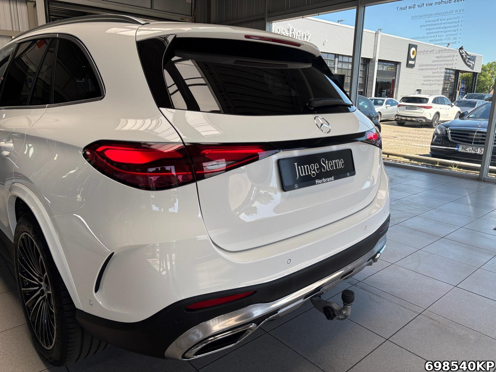 Fahrzeugabbildung Mercedes-Benz GLC 300 d 4M AMG AHK Pano DIGITAL LIGHT Memory.