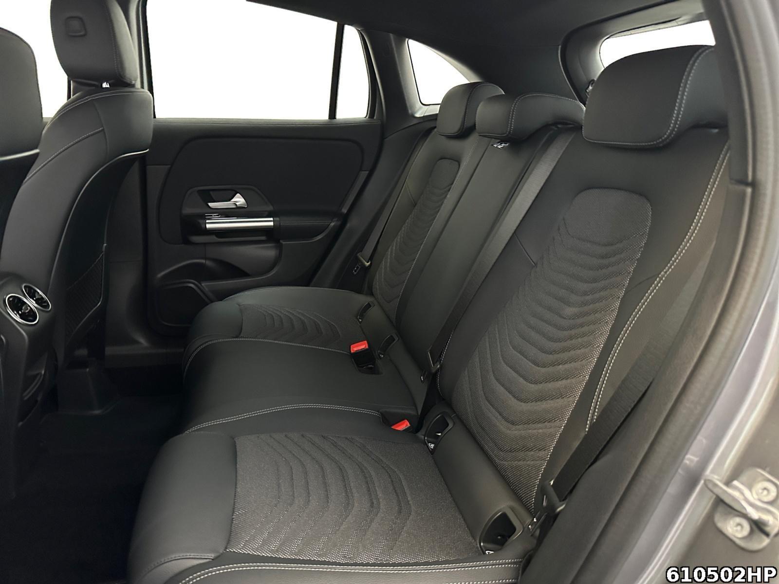 Fahrzeugabbildung Mercedes-Benz GLA 200 Progressive AHK Rückfahrkamera LED Spurh