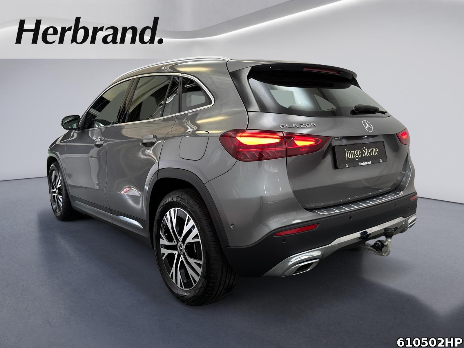 Fahrzeugabbildung Mercedes-Benz GLA 200 Progressive AHK Rückfahrkamera LED Spurh