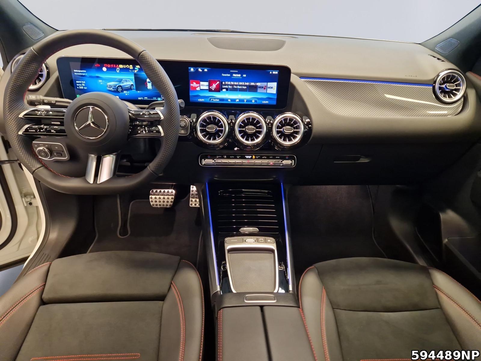 Fahrzeugabbildung Mercedes-Benz GLA 180 AMG Night Pano LED Ambiente Smartphone
