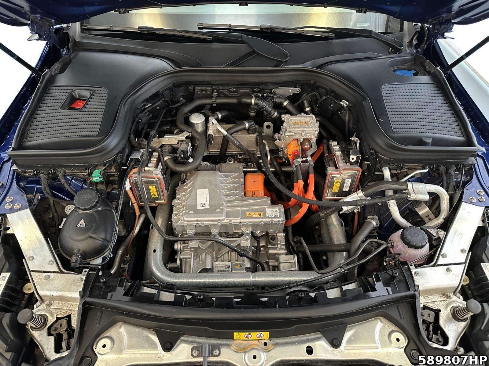 Fahrzeugabbildung Mercedes-Benz EQC 4M AMG 360° Anhängerkupplung SOH 97,5 %