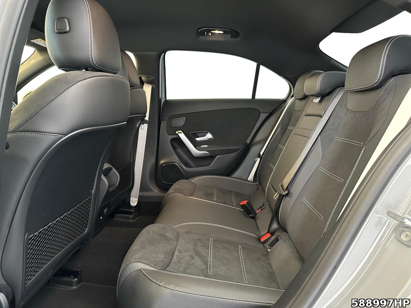 Fahrzeugabbildung Mercedes-Benz A 200 Limousine +AMG+STANDHZG+NIGHT+SPECIAL-EDI+