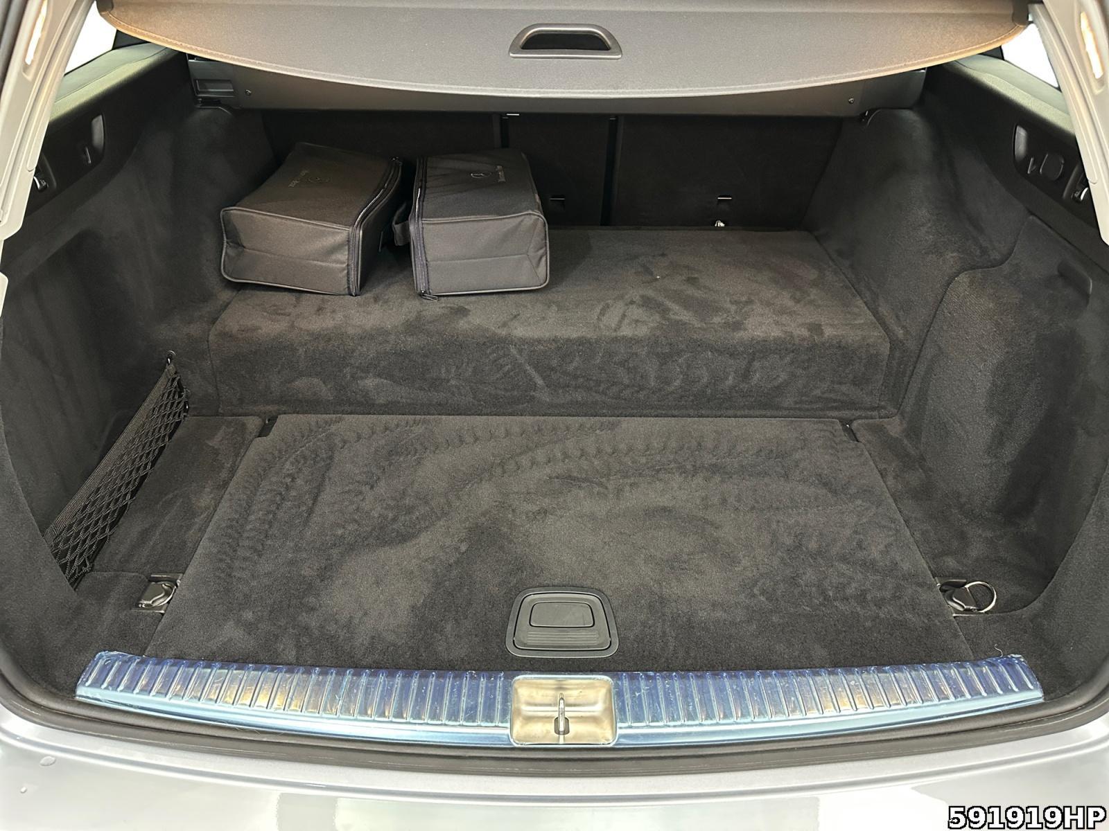 Fahrzeugabbildung Mercedes-Benz E 300 T Avantgarde Kamera CarPlay Sitzhzg