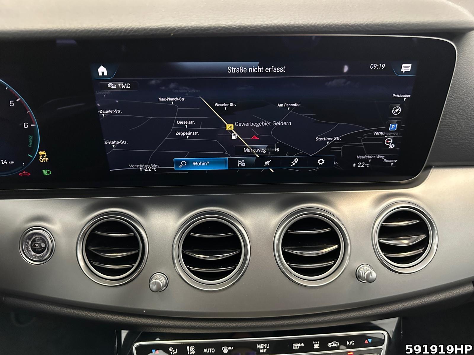 Fahrzeugabbildung Mercedes-Benz E 300 T Avantgarde Kamera CarPlay Sitzhzg